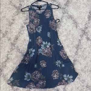 Women’s dress